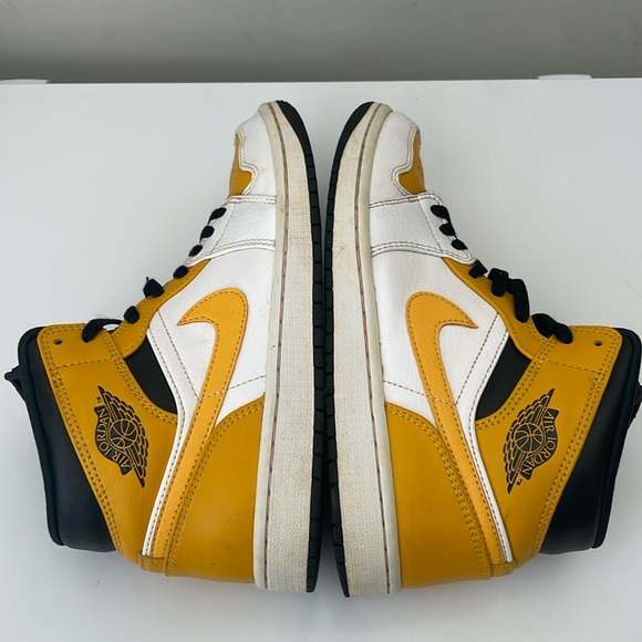 Air Jordan 1 Mid University Gold White Black Yellow 554724-170 size 8 - Picture 7 of 8